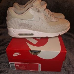 Women’s Nike Air Max 90 Premium Size 10